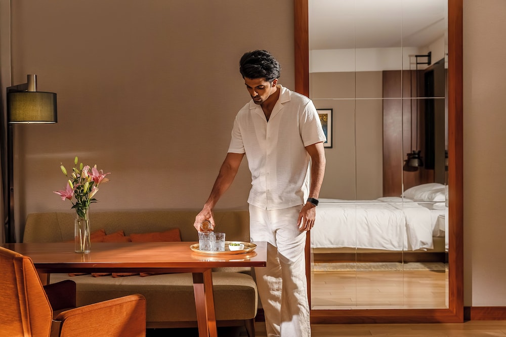GRAND HYATT KOCHI BOLGATTY 10/71