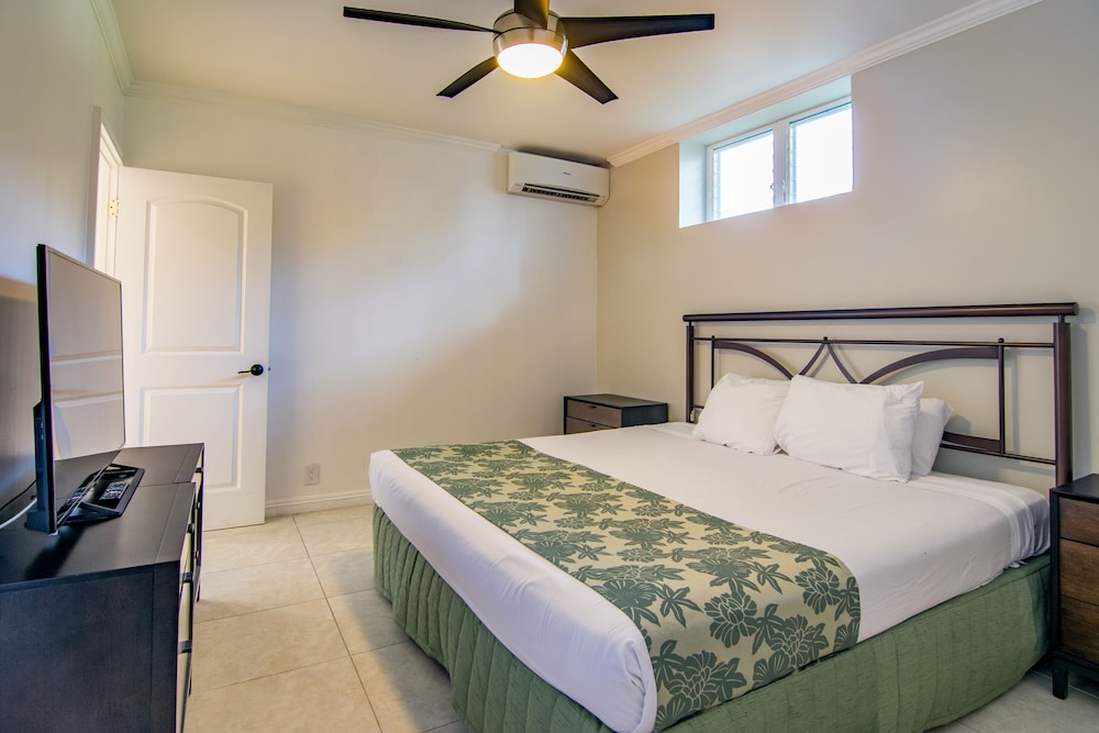 2 BEDROOMS, CONDO, OCEAN FRONT, 2 BATHROOMS
