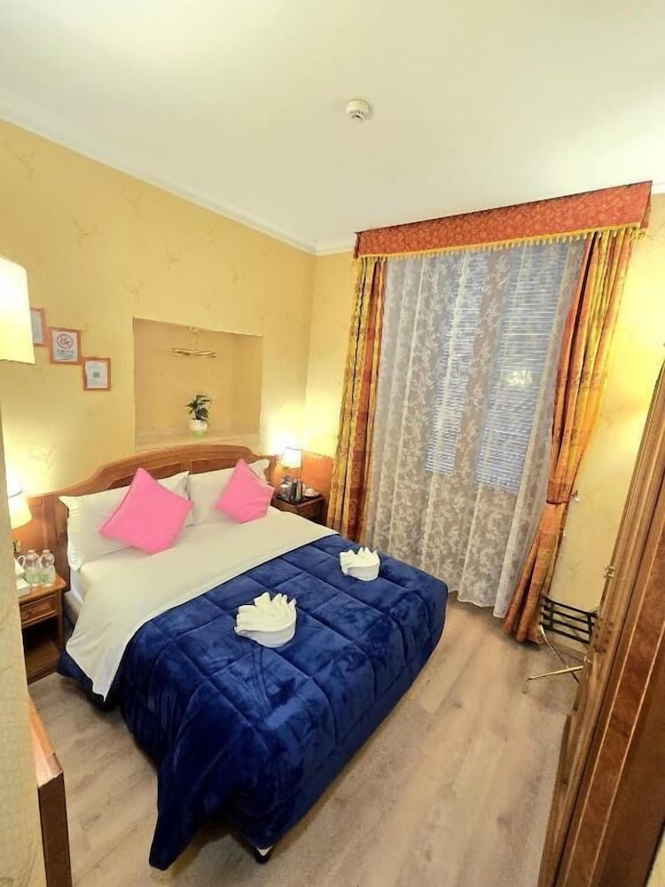 AMADEUS HOTEL ROME 26/50