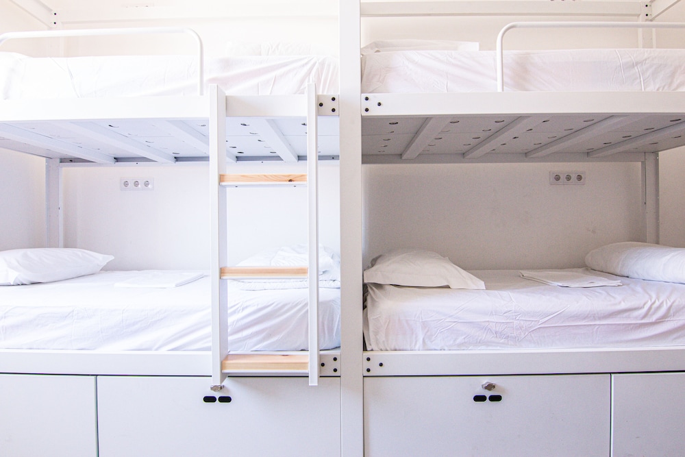 Hostellicious 12/61