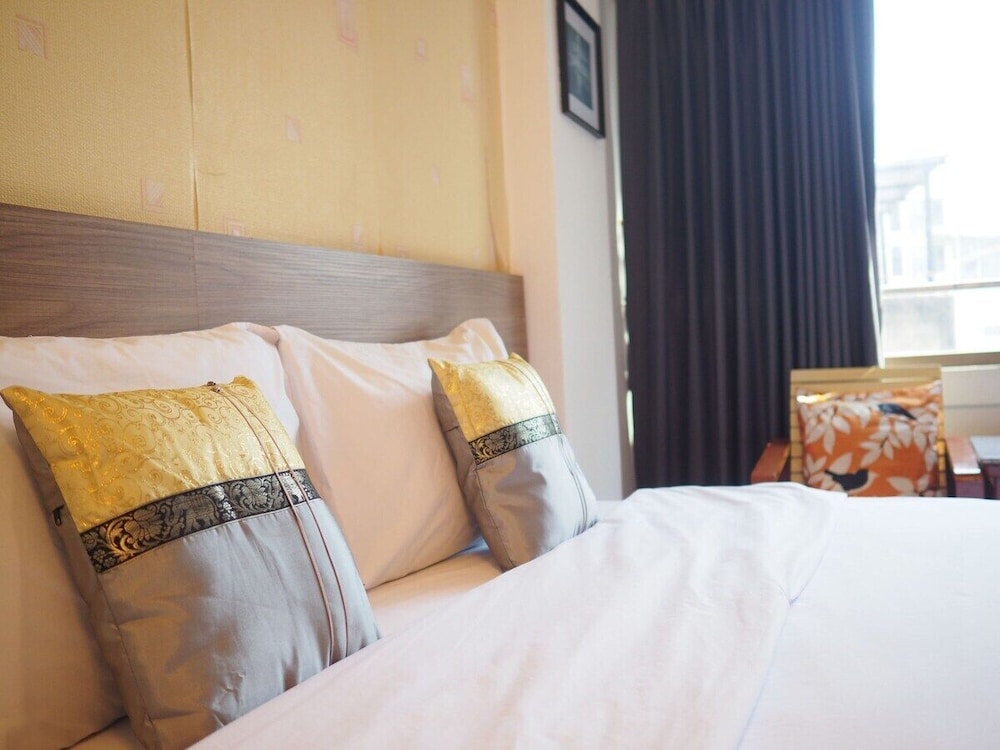 OYO 299 Crown BTS Nana Hotel 27/43