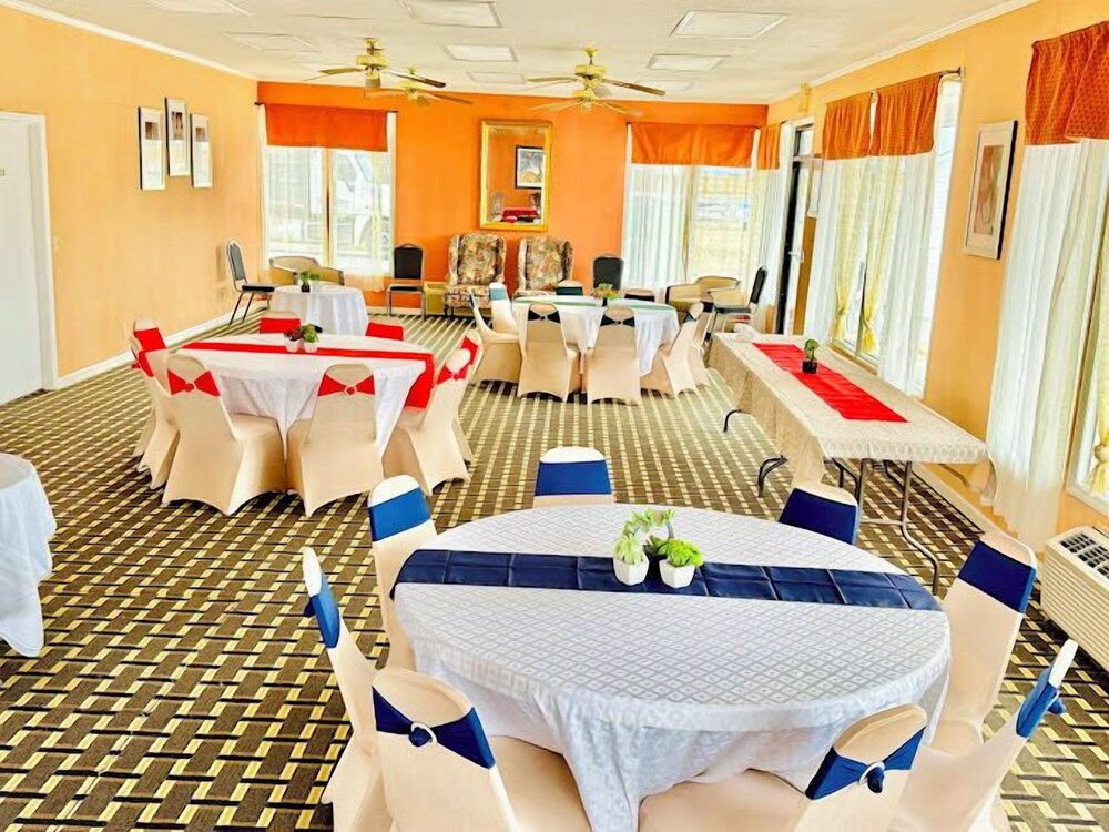 Travelodge by Wyndham Thomasville AL 33/50