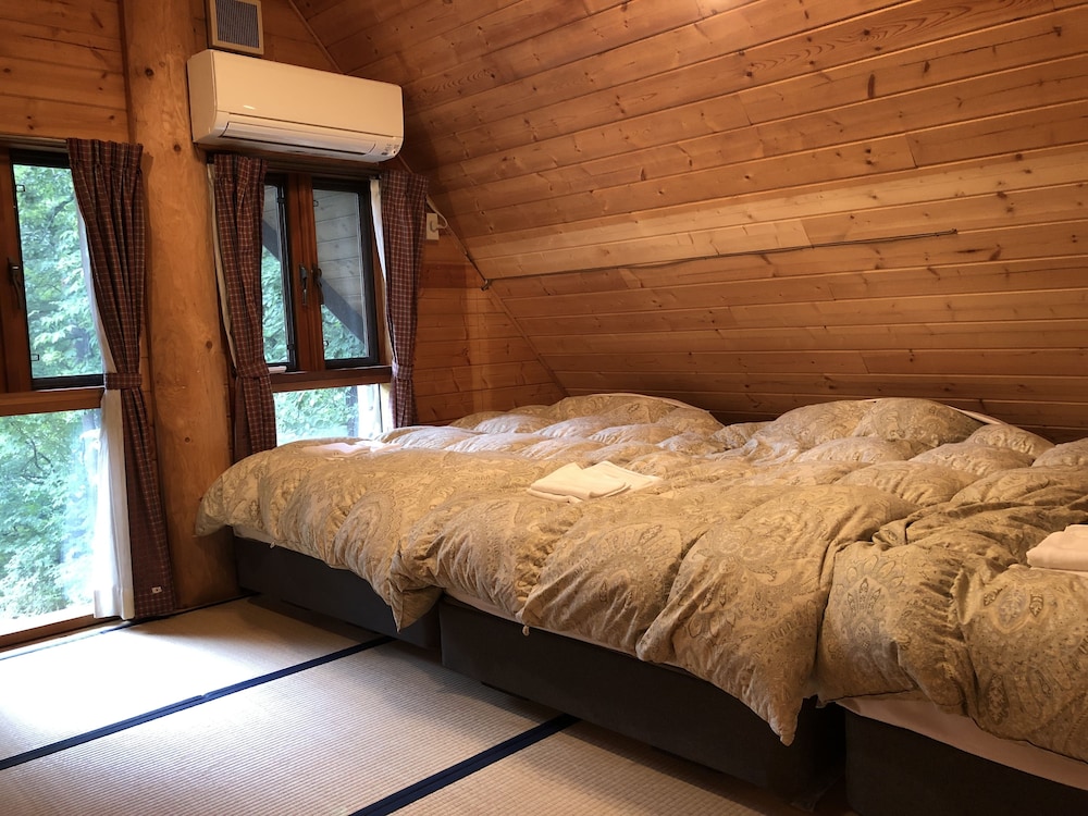Hakuba Canadian Lodge 16/50