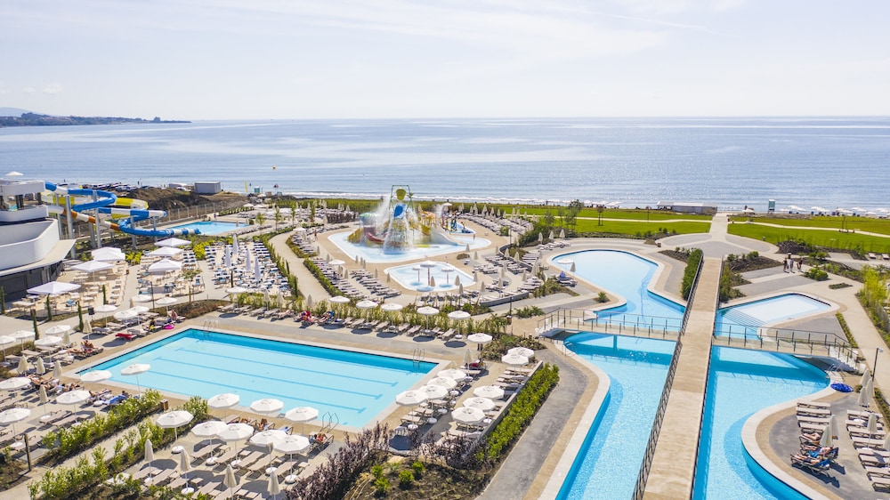 Wave Resort 69/70
