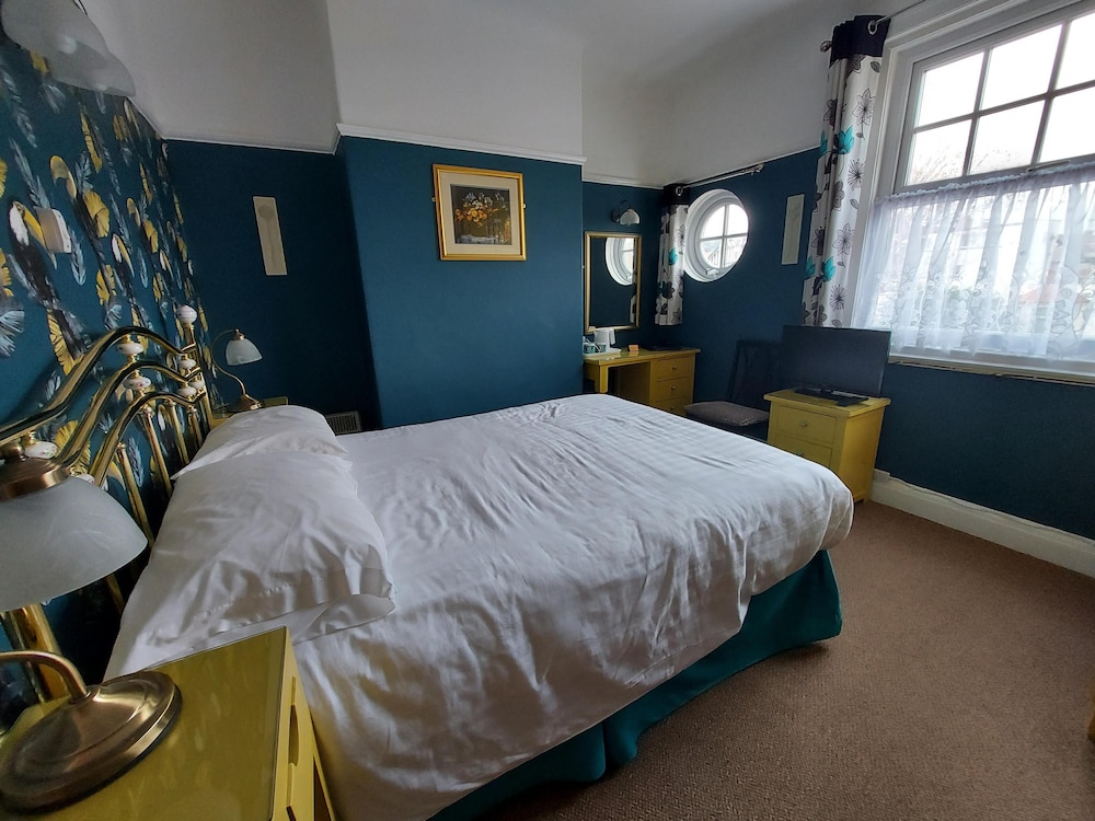The Hilary Guest House 21/43
