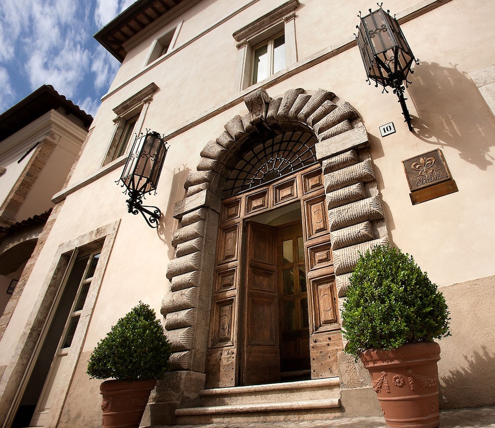 Palazzo Seneca 1/66