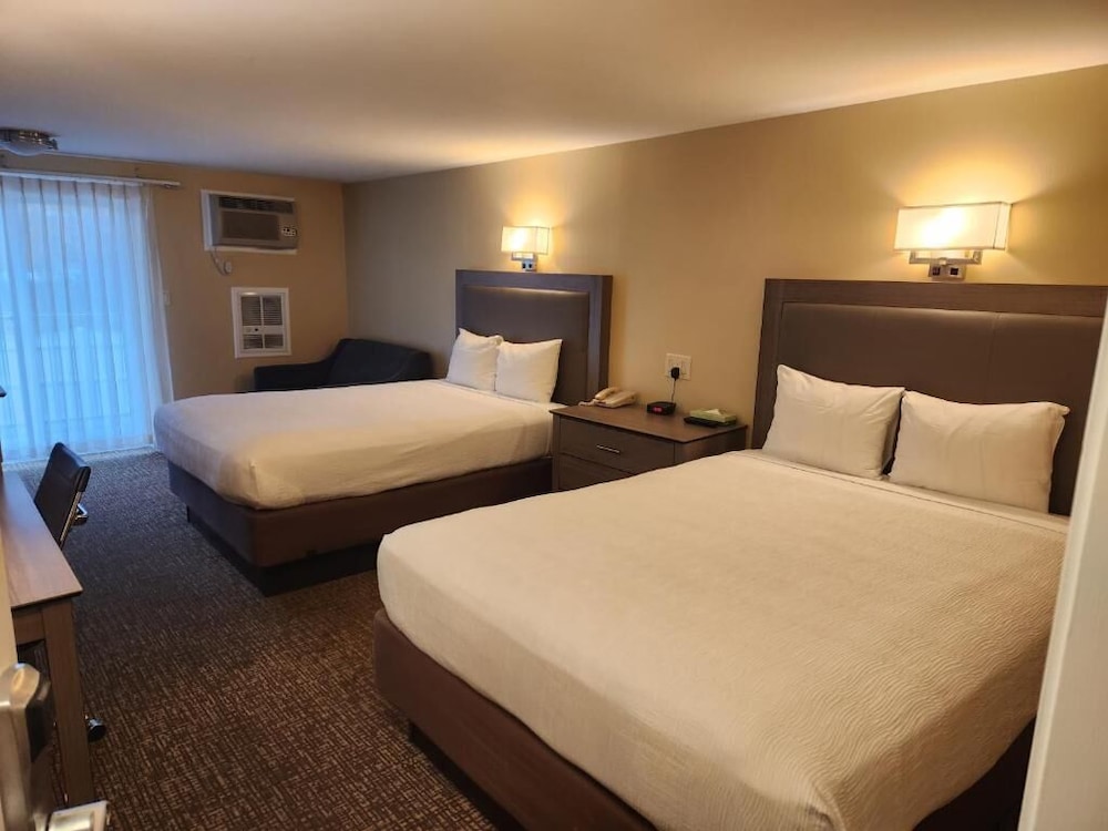 Hyannis Travel Inn 16/45