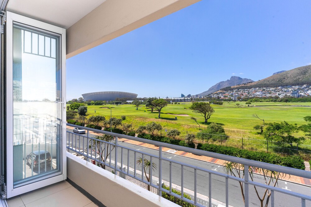 Mouille Point Village 2/50