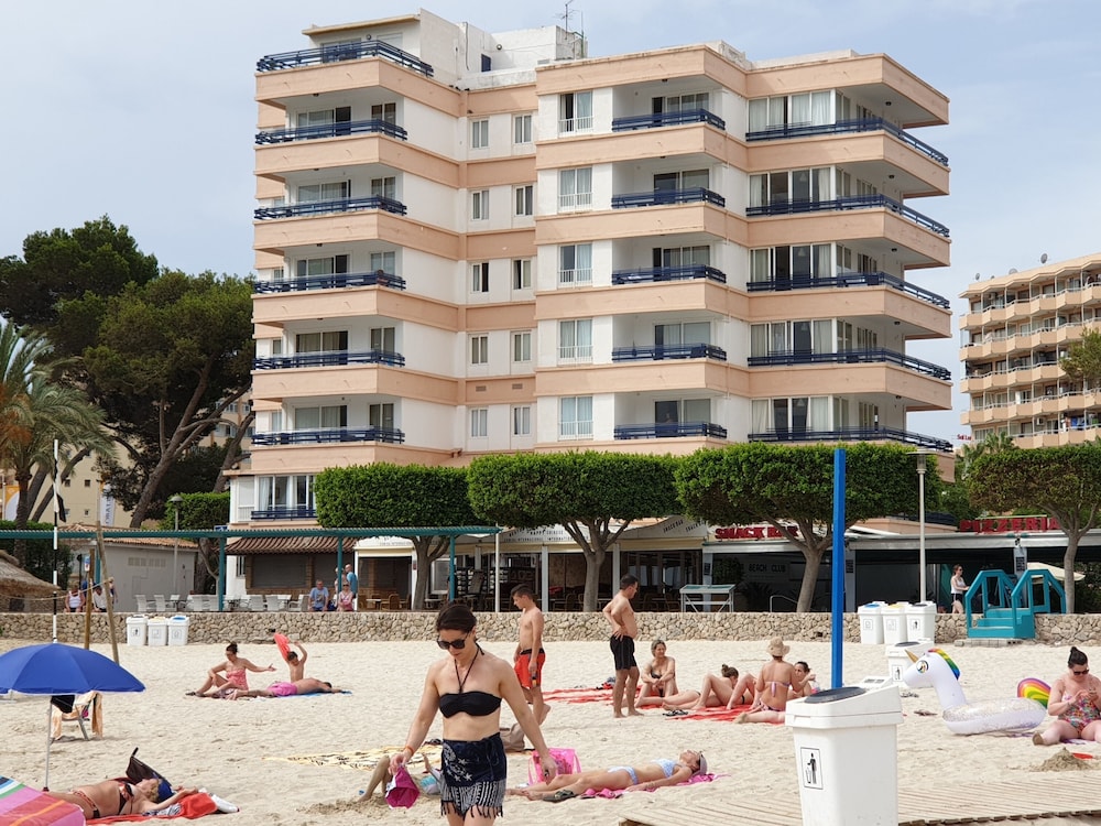 Apartamentos Calablanca 22/27