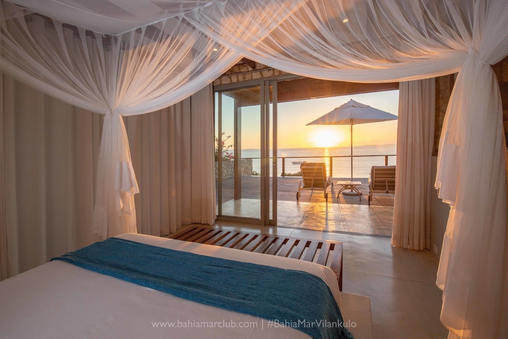 Bahia Mar Boutique Hotel 25/75