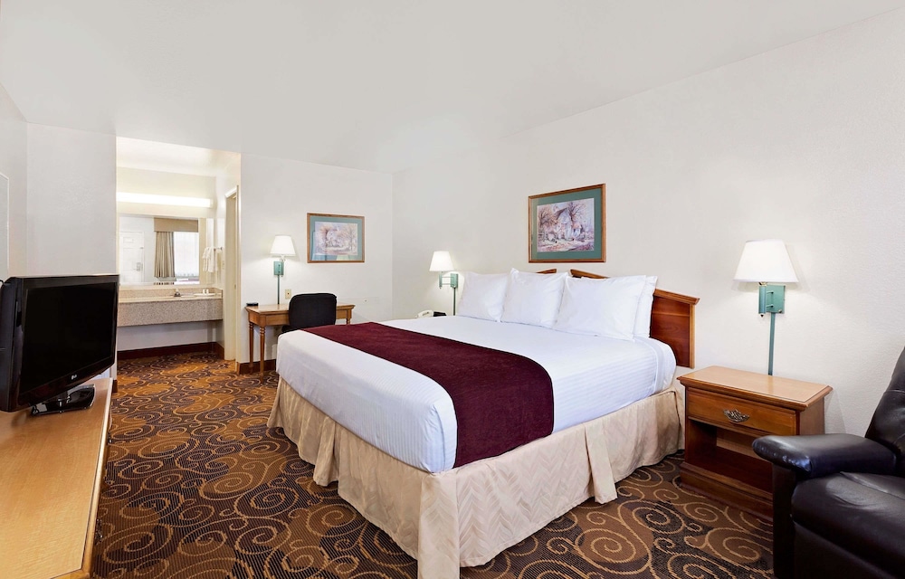 Days Inn by Wyndham San Angelo 13/26