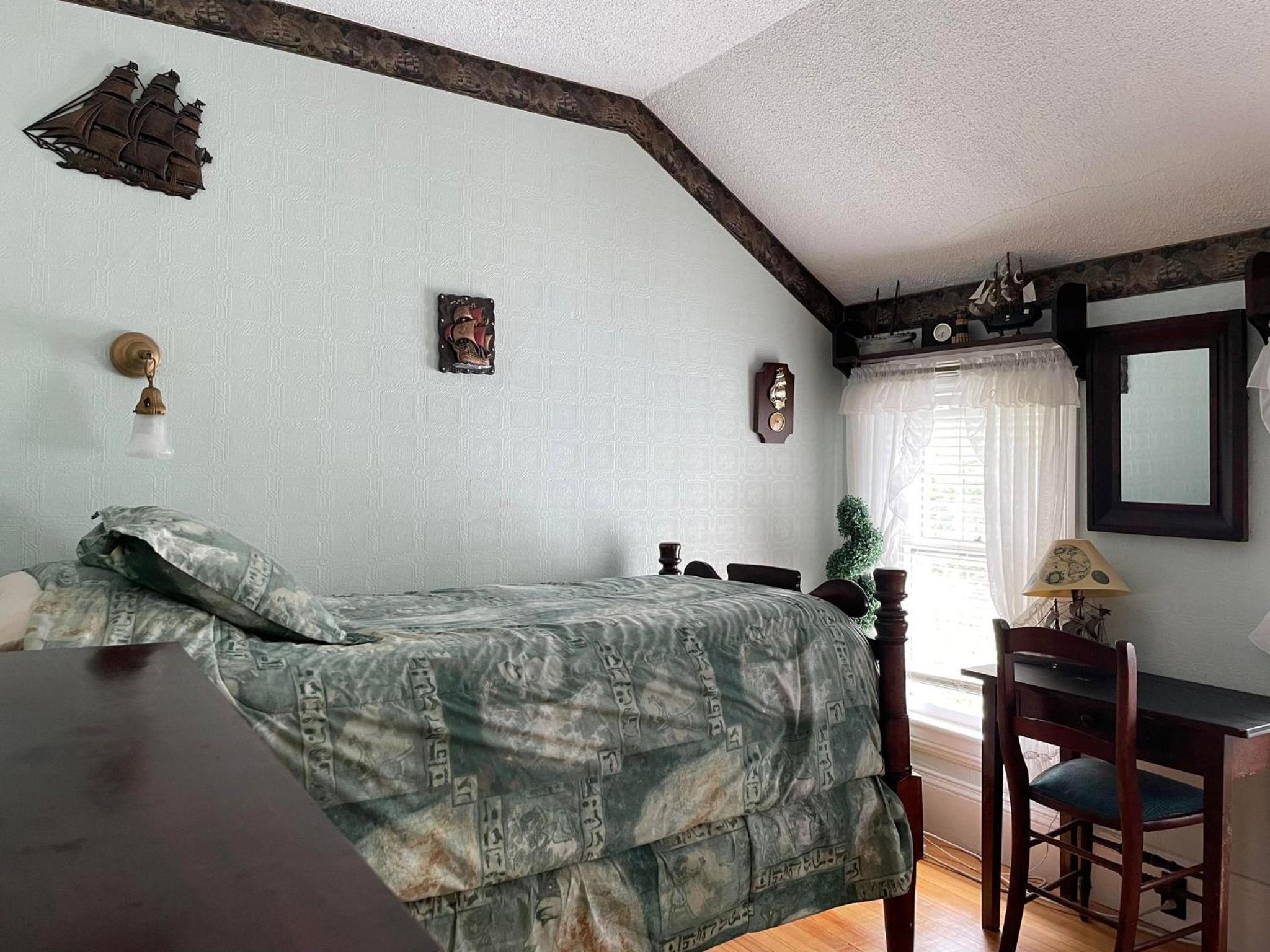 Room, Single, Garden View, Private Bathroom