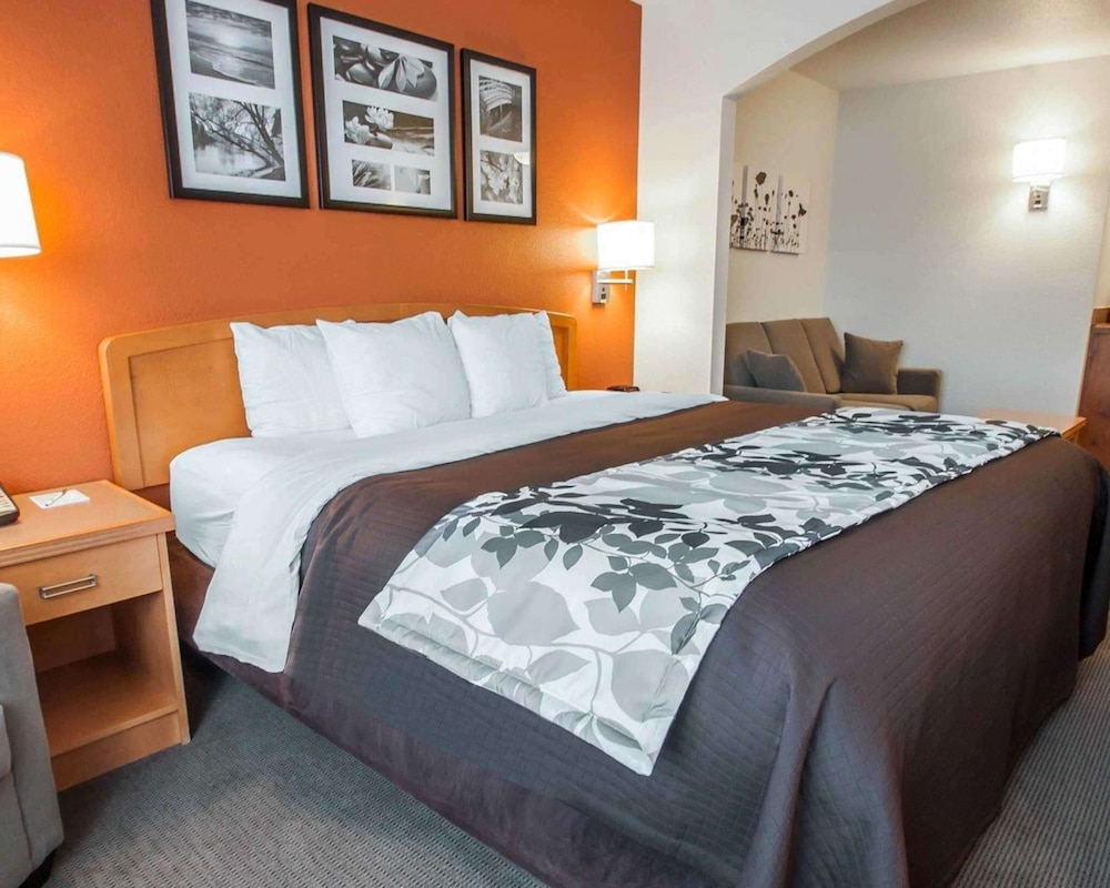 Sleep Inn Suites Lake of the Ozarks 14/52