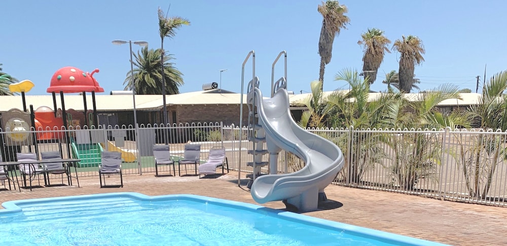 Carnarvon Motel 58/60