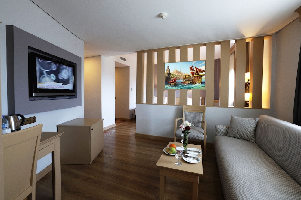USTA PARK HOTEL 30/50