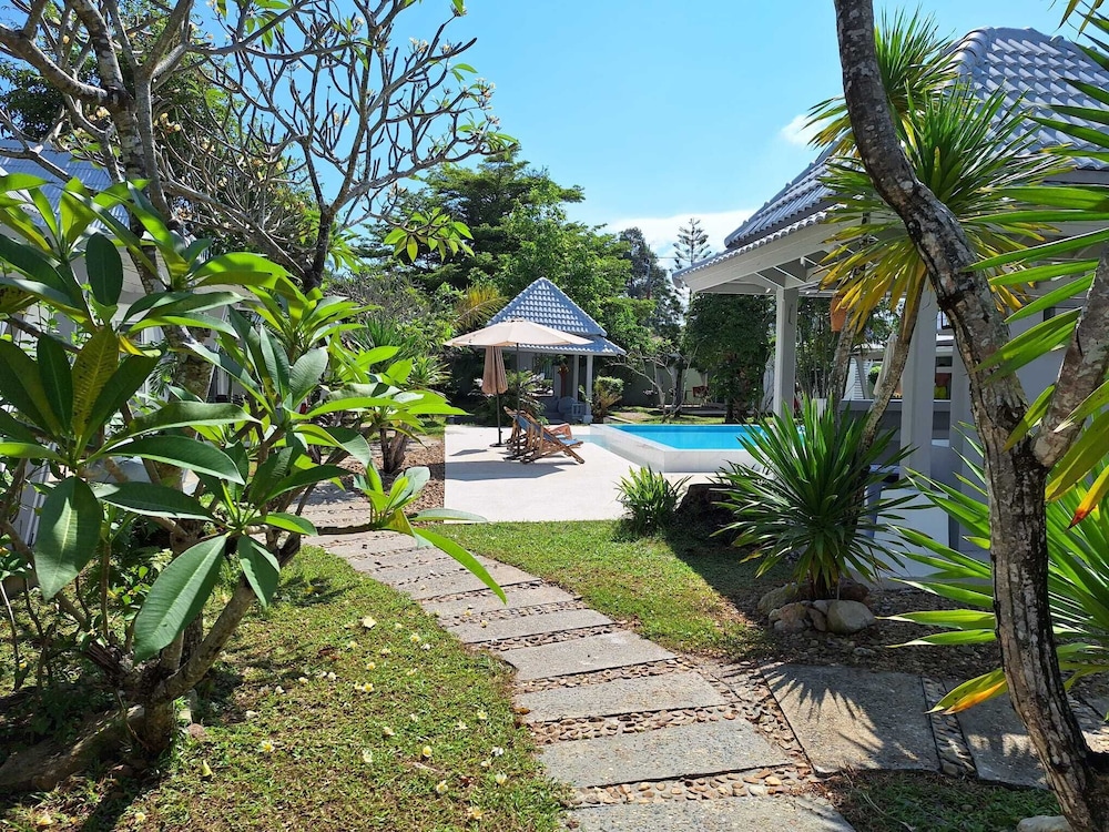 Thiptara Resort 40/50