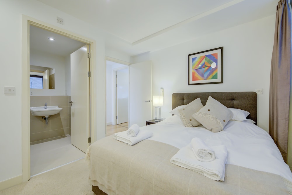 Cleyro Serviced Apartments - Finzels Reach 20/50