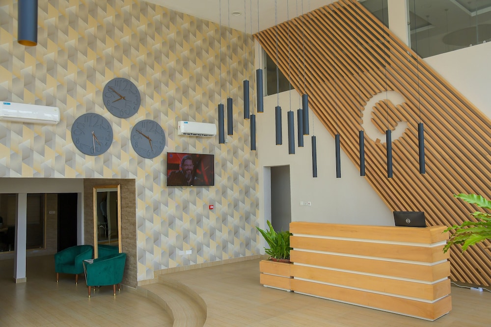 The Cabin Hotel 3/41