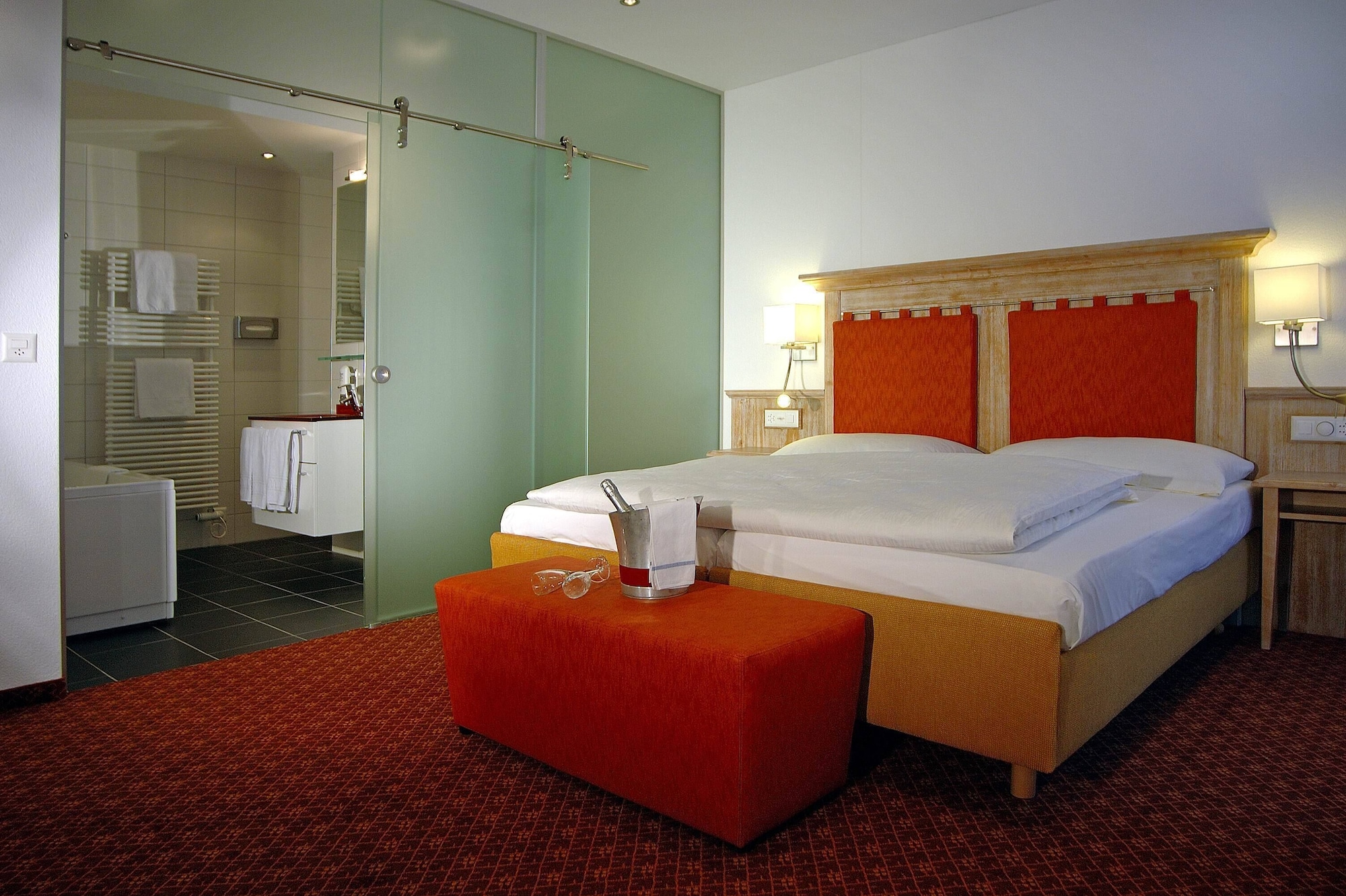 DELUXE, DOUBLE BED, BALCONY