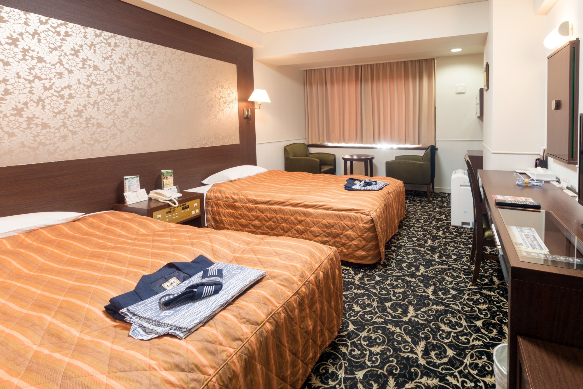 غرفة بسريرين منفصلين بإطلالة على النهر في الملحق، Hotel Global View Kushiro 2/5