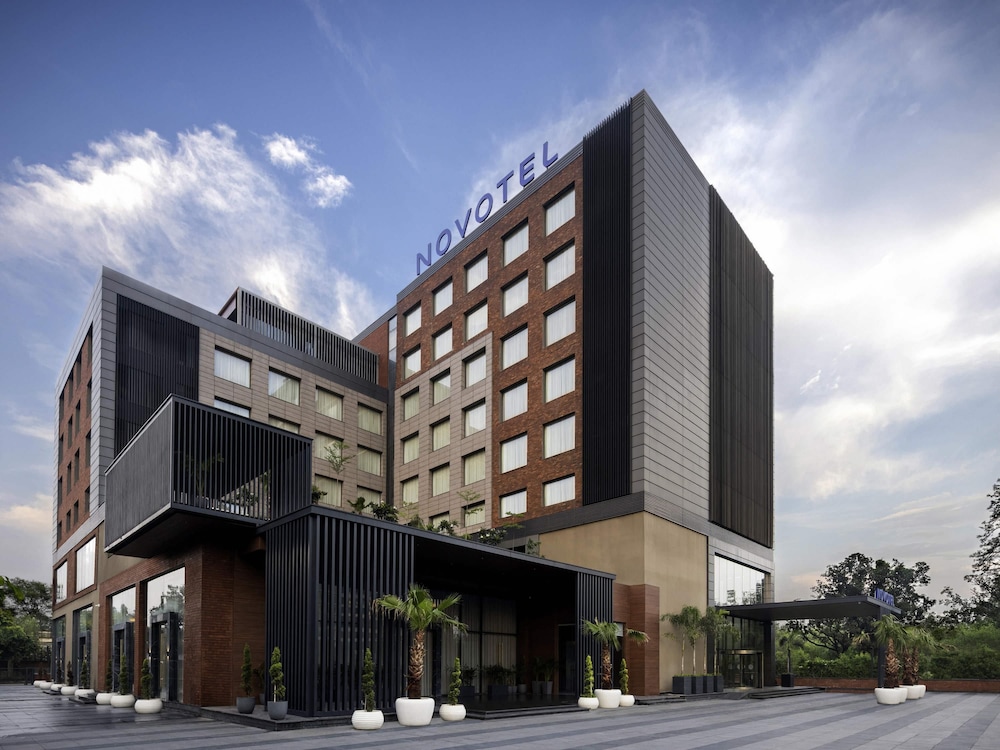 Novotel Chandigarh Tribune Chowk 1/50