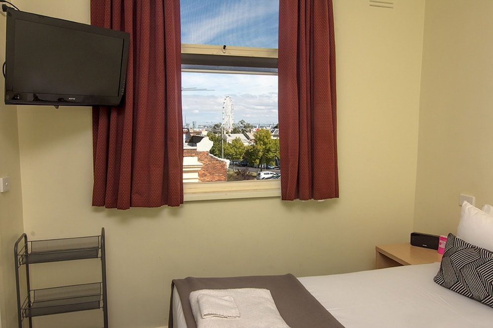 Miami Hotel Melbourne 38/50
