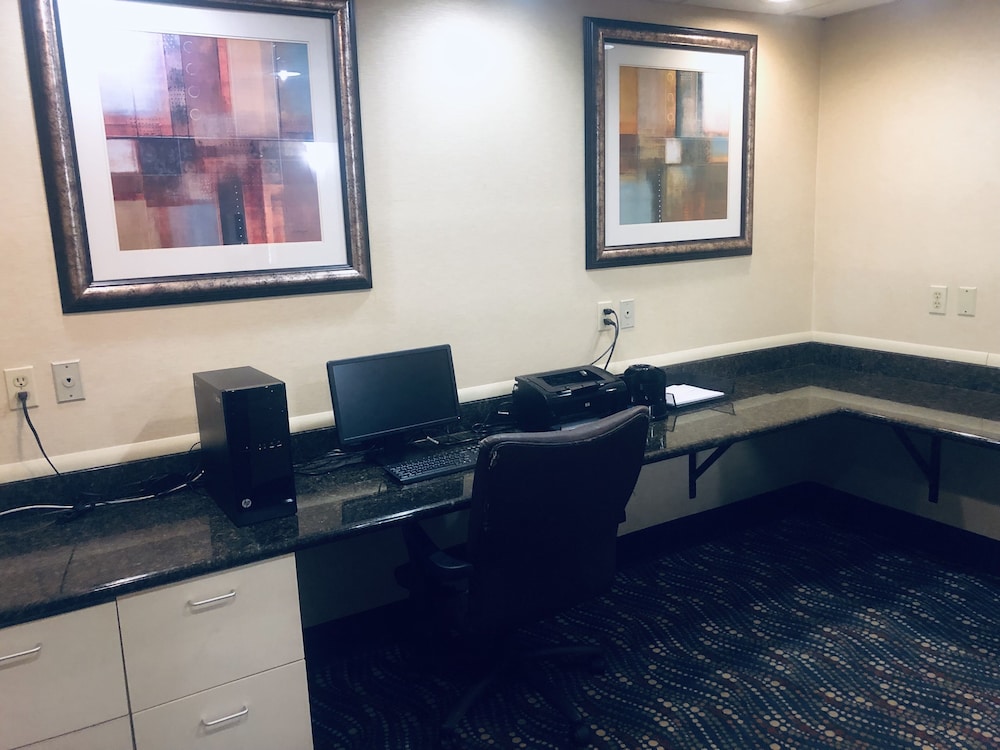 Wingate by Wyndham Ashland 18/24