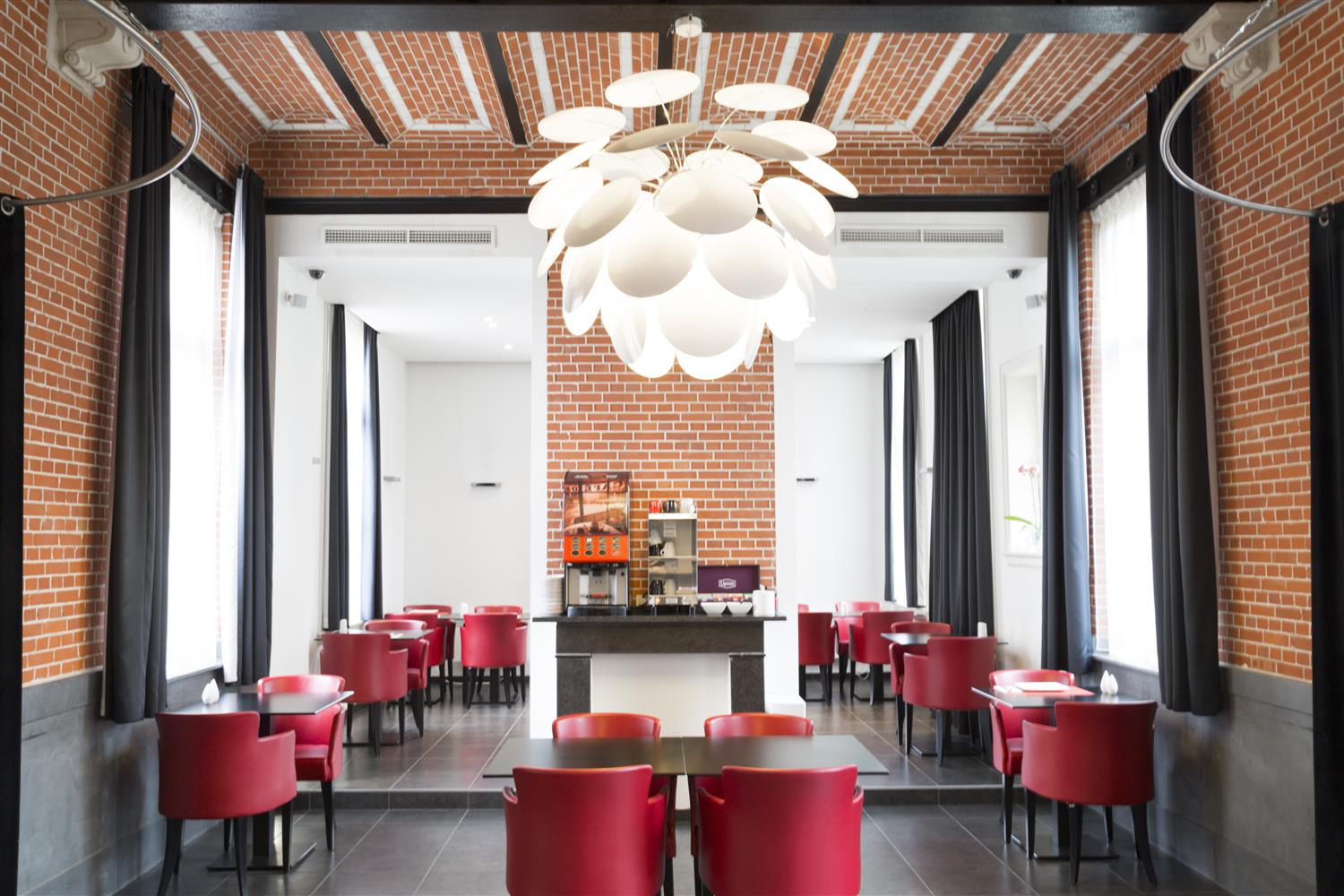 BEST WESTERN PLUS ZIMMERHOF 12/15