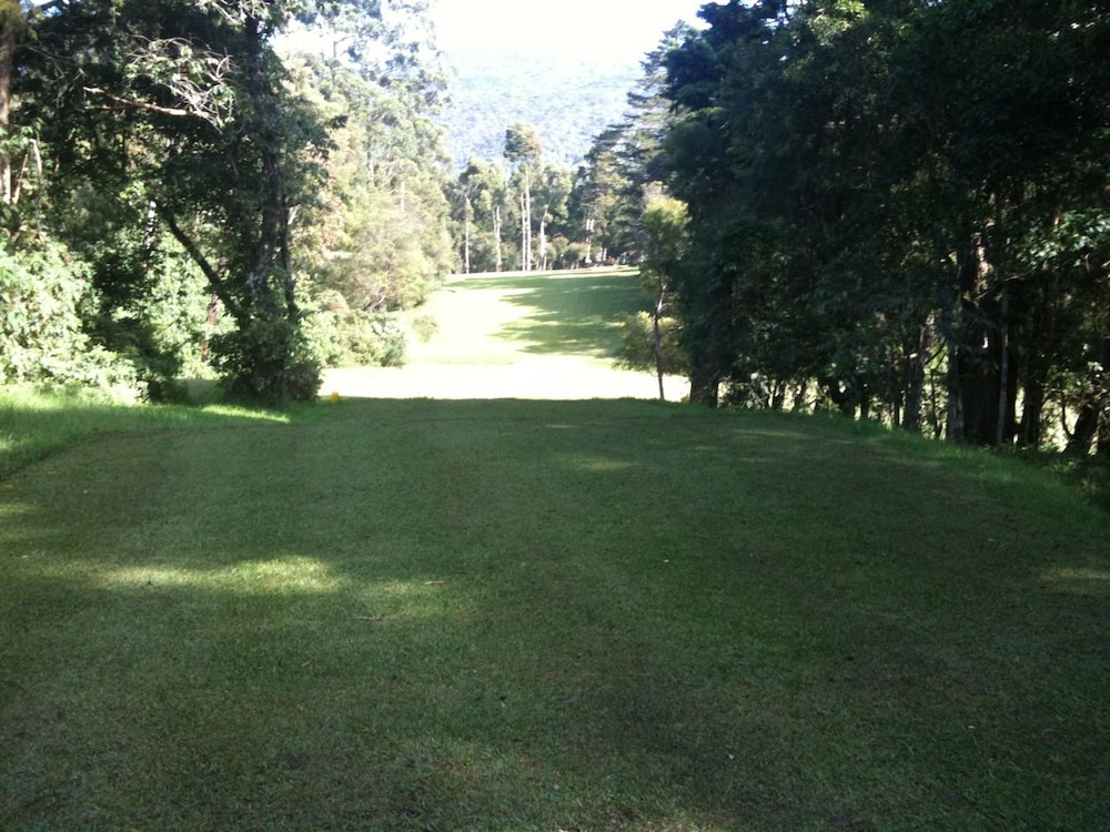 Nuwara Eliya Golf Club 15/26