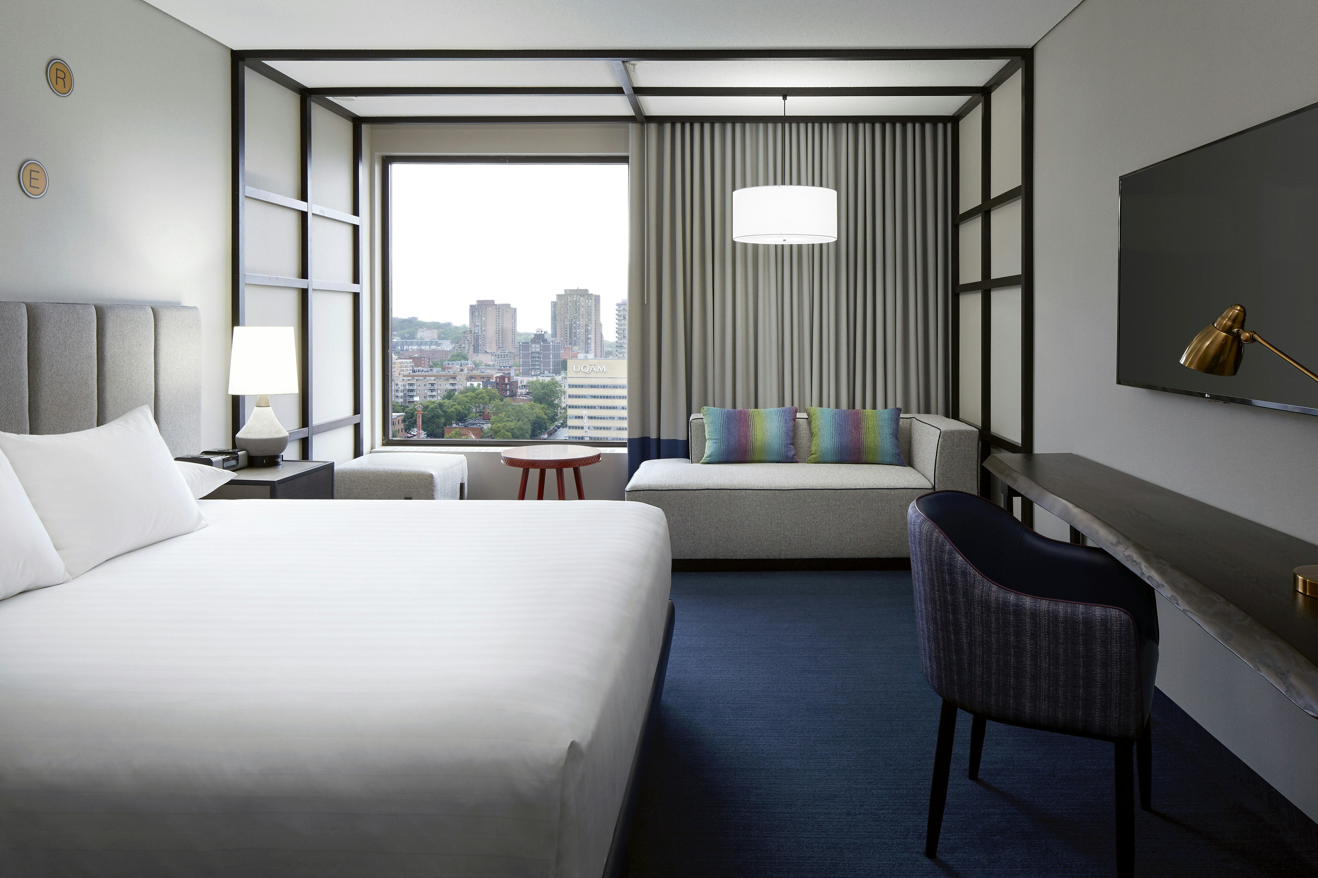 ROOM, KING BED, CITY VIEW