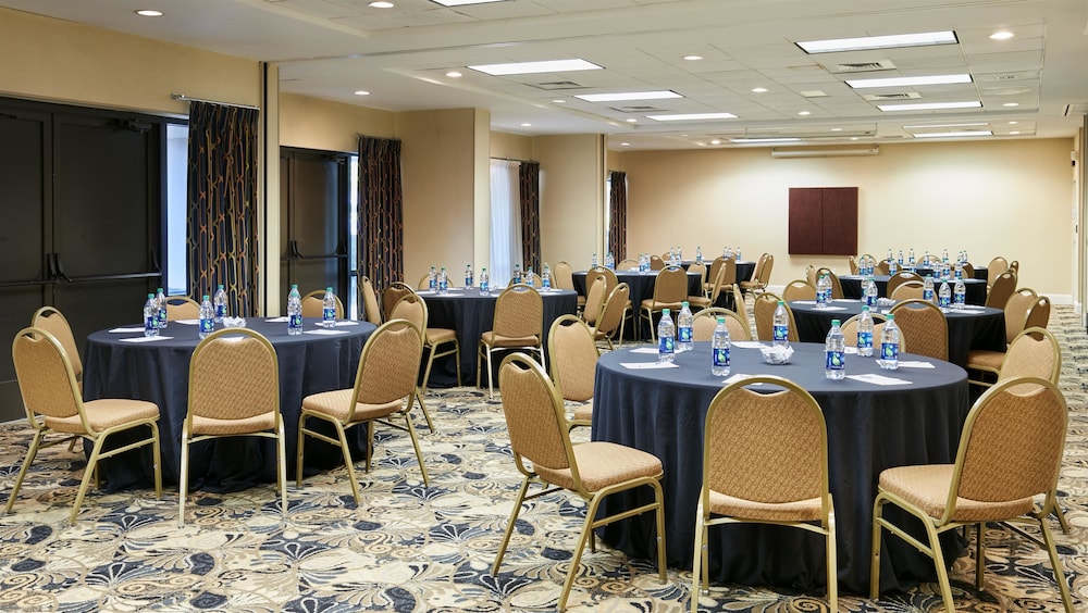 Hampton Inn & Suites Concord/Charlotte 49/57