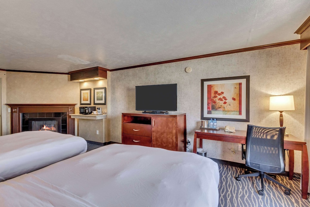 ROOM, 2 QUEEN BEDS