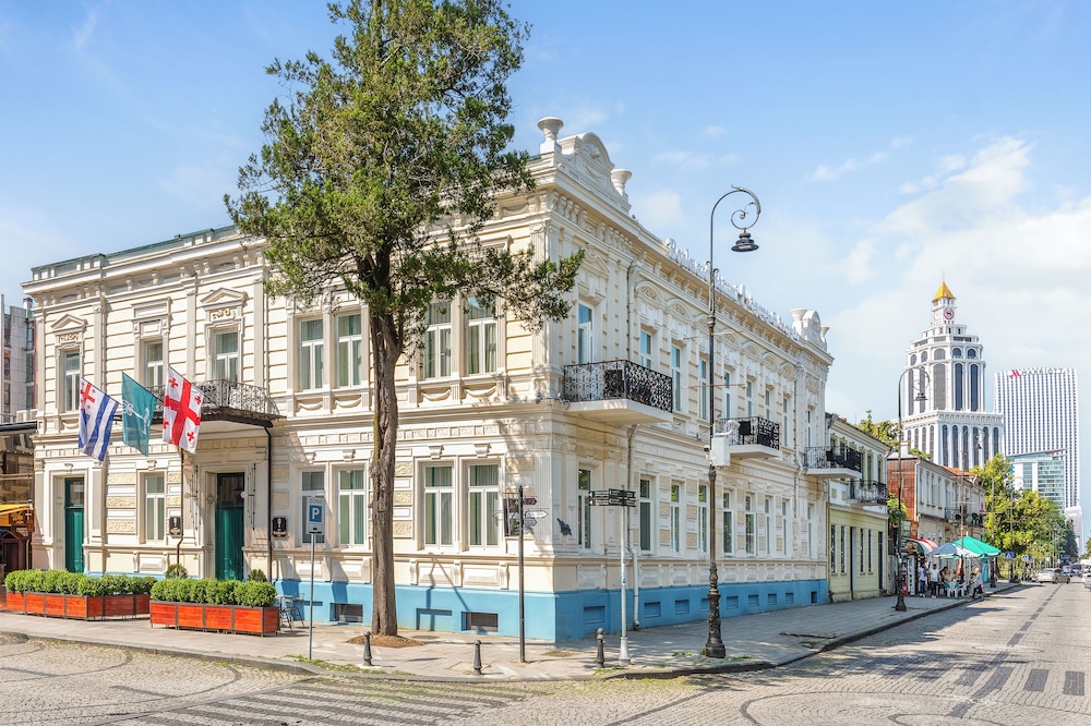 Boulevard Hotel Batumi 60/67