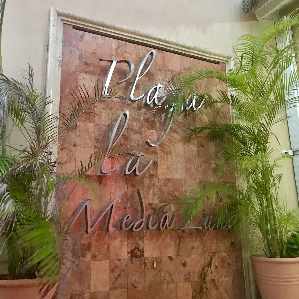 Playa La Media Luna Hotel 2/67