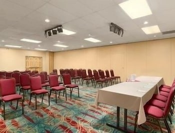 Days Inn Stephenville 17/24