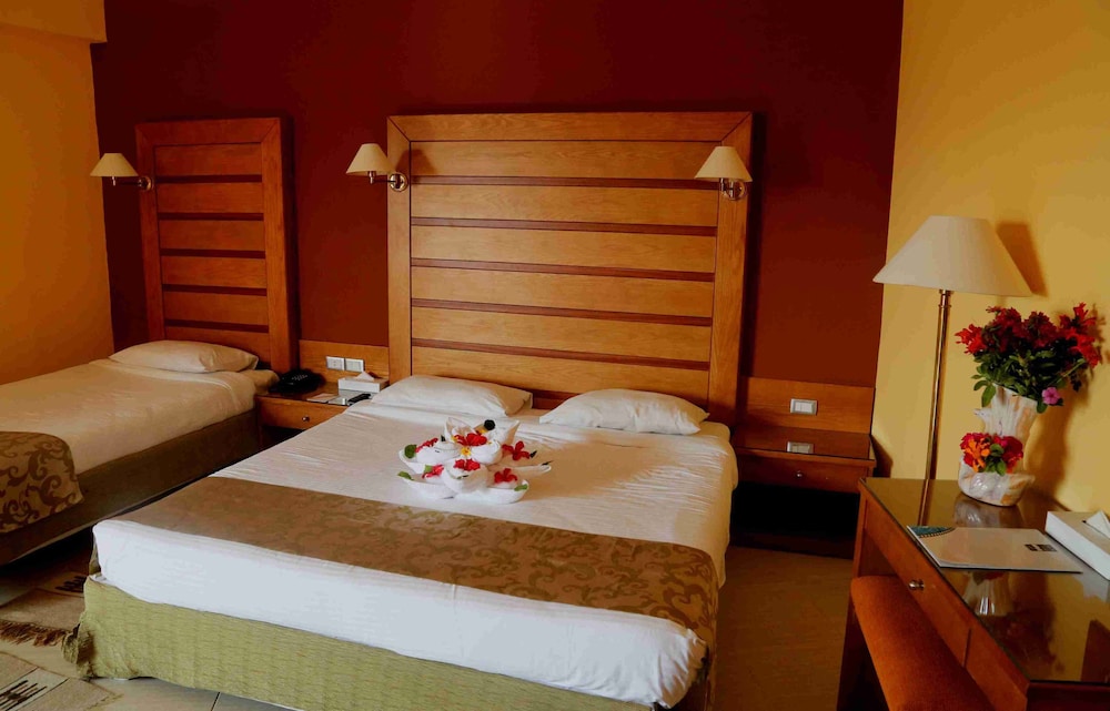Golden Beach Resort 25/50