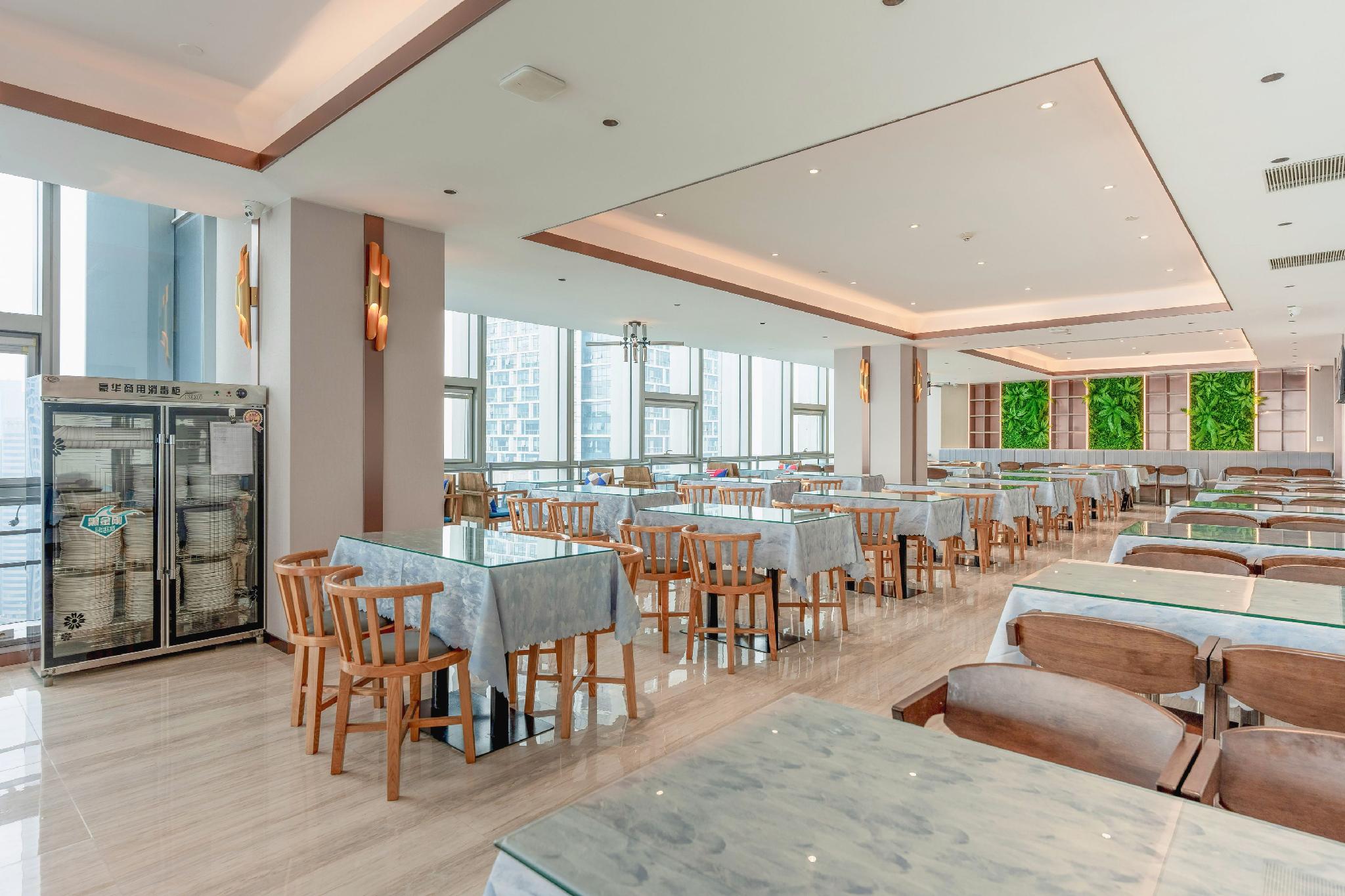 Lavande Hotel (Tianjin Xiangluowan Binhai Railway Station) 23/38