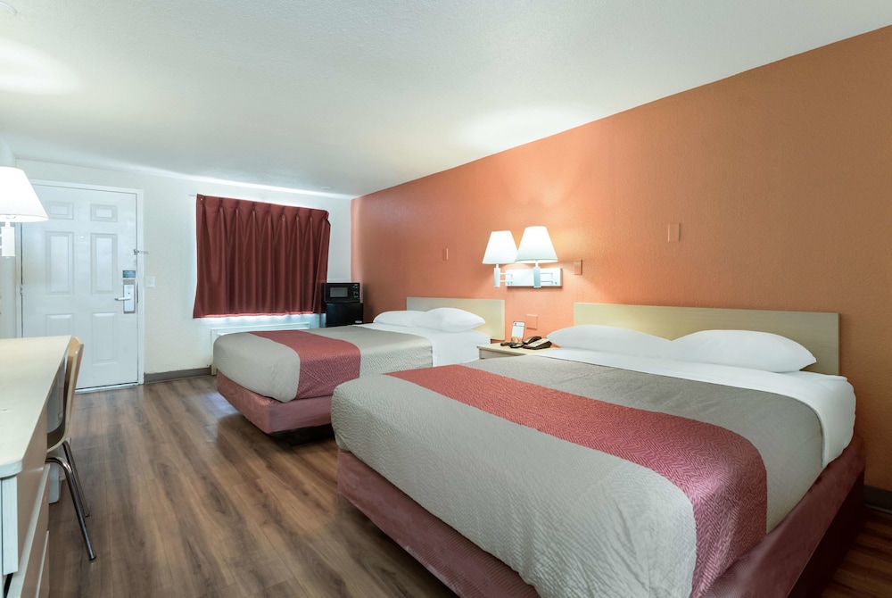 Motel6 Newport News, VA 12/38