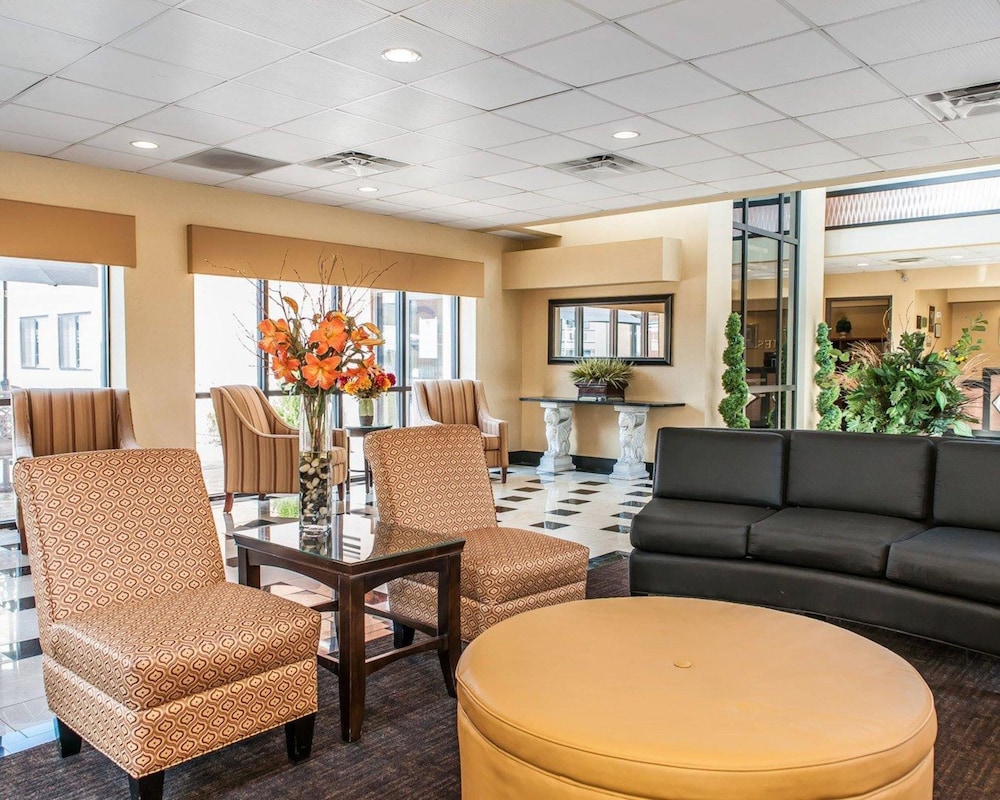 Quality Inn Suites Mattoon 25/39