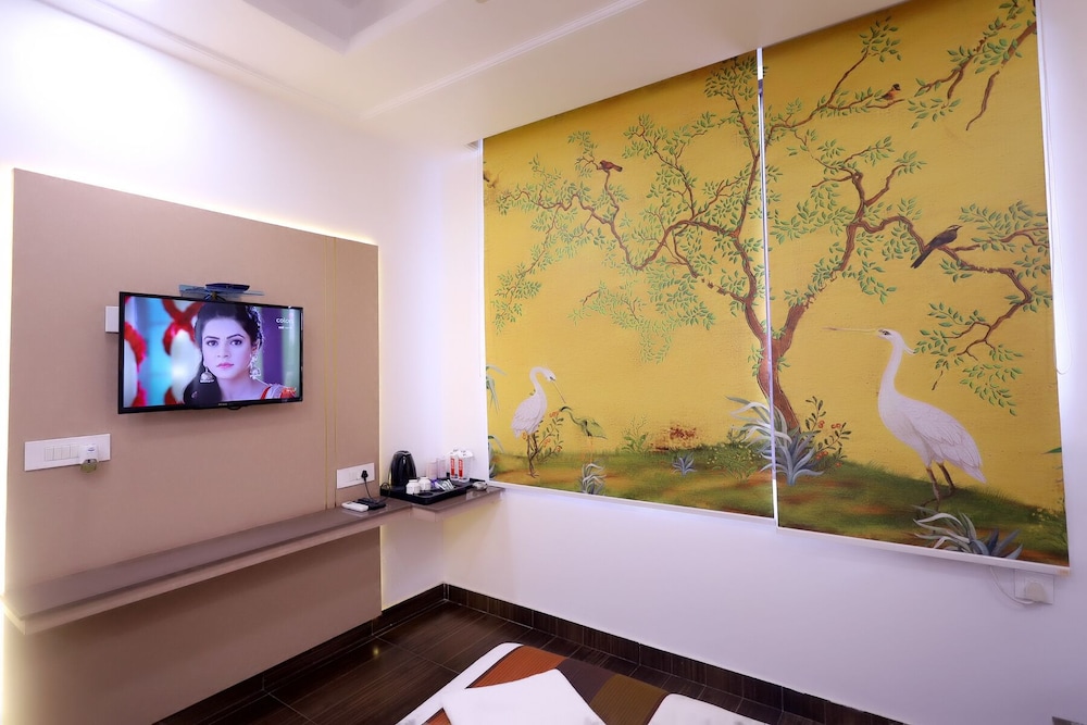 Hotel Krishna Sagar(Raj Nagar) 54/62
