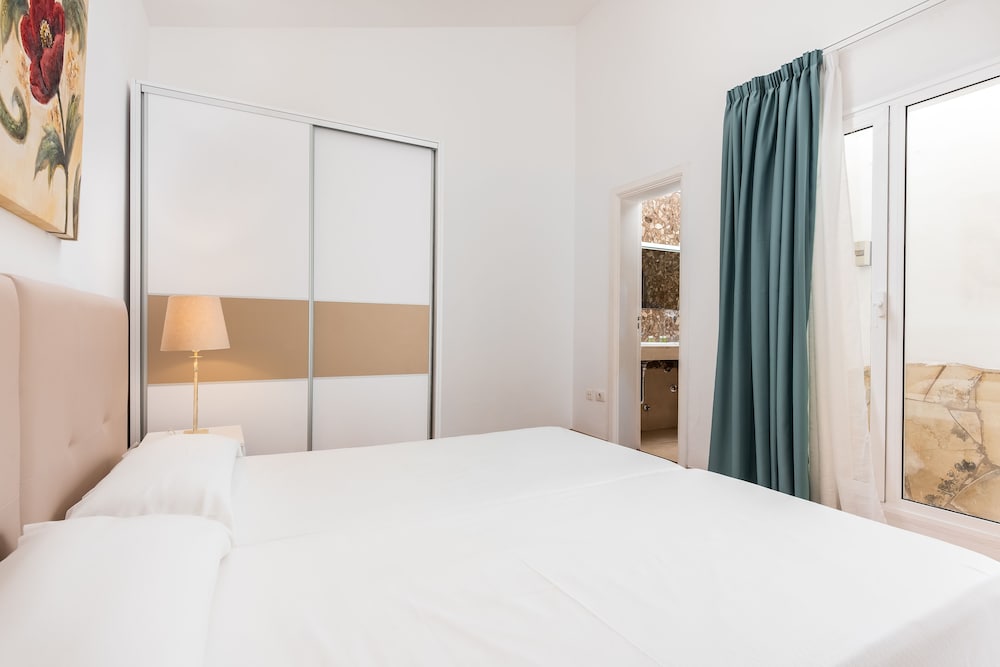 2 BEDROOMS, PANORAMIC, APARTMENT