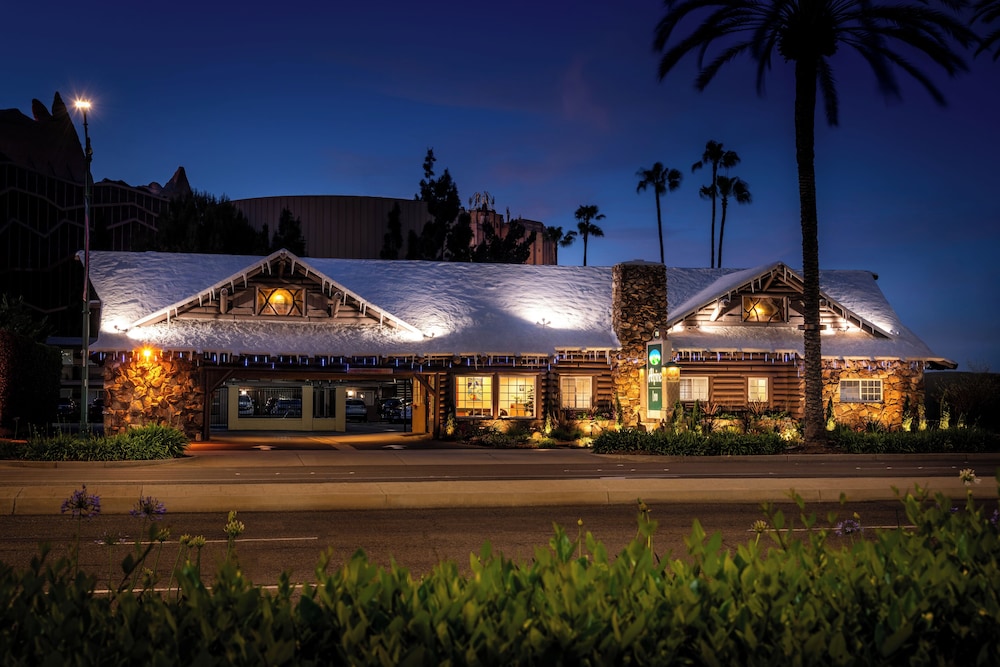 Alpine Inn Near Convention Center And the Park 3/44