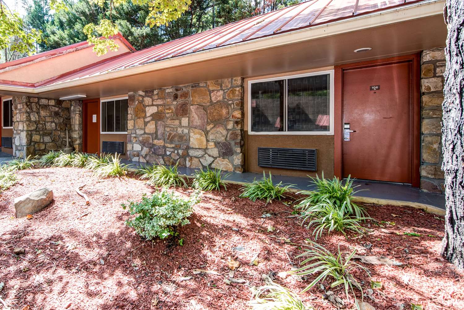 Quality Inn Creekside - Downtown Gatlinburg 2/45
