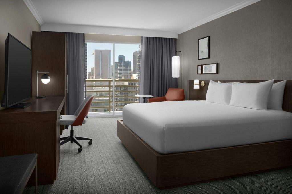 Premium, King Bed, Sunset View, High Floor