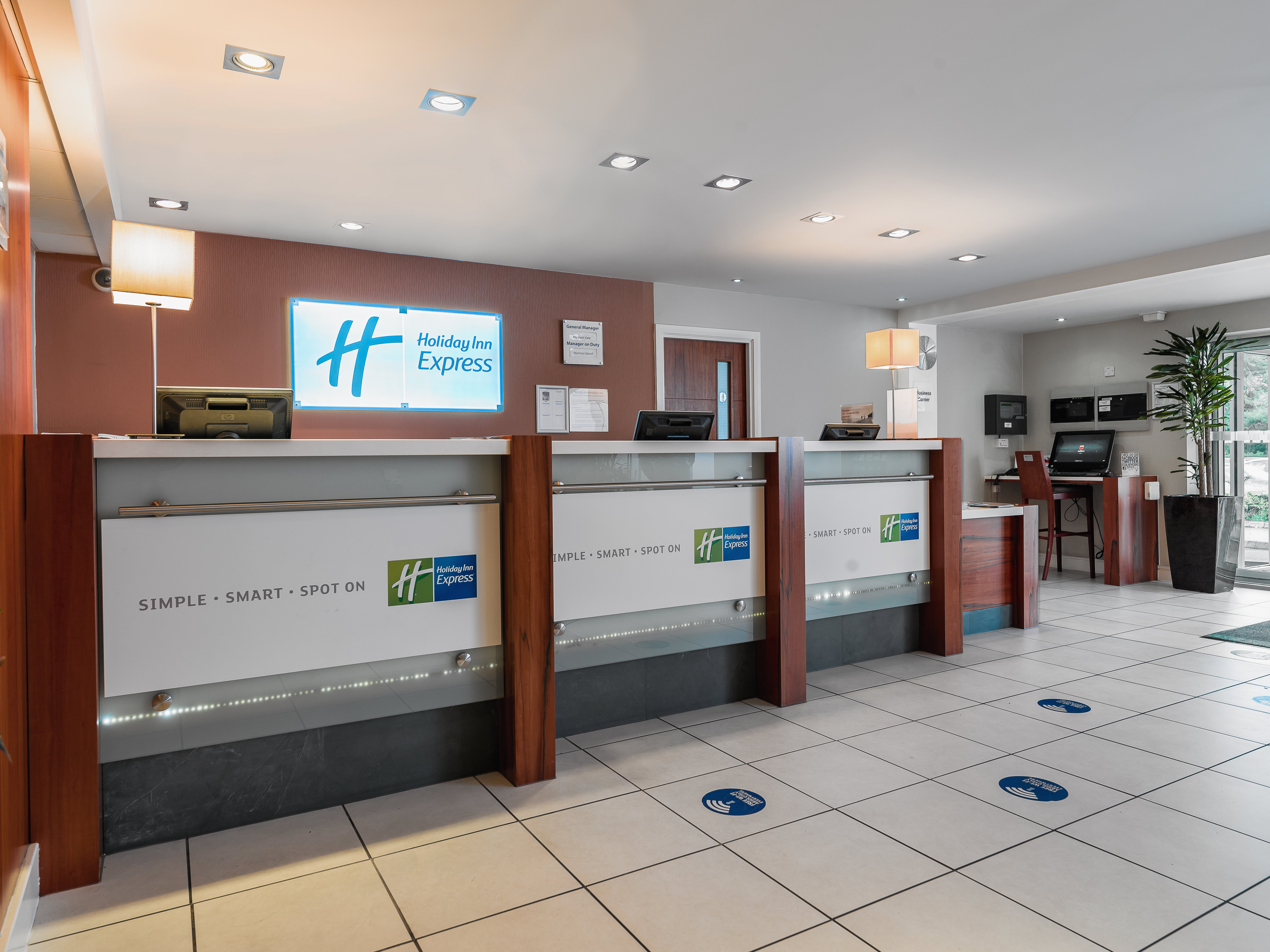 Holiday Inn Express Gatwick Crawley 5/50