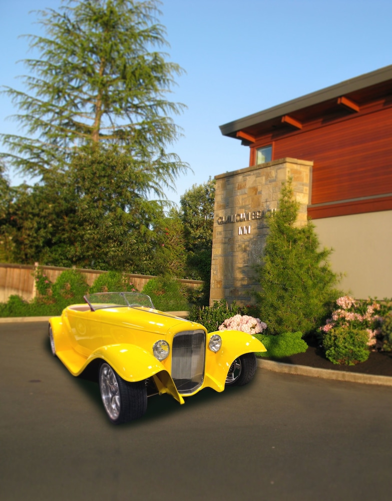 Qualicum Beach Inn 64/70