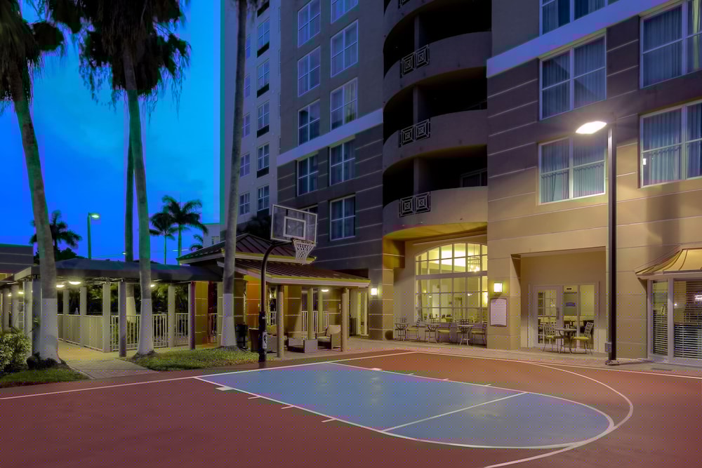Staybridge Suites Miami Doral Area 7/55