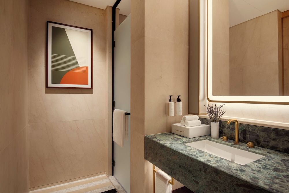 Swissotel Residences Corniche Park Towers 48/49