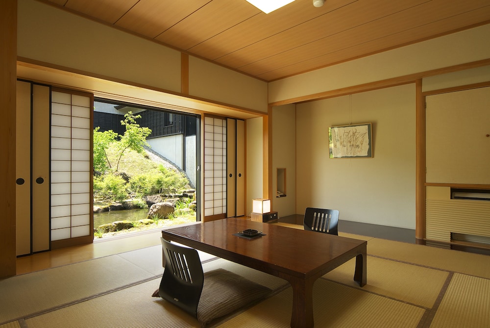 Hotel Kikori 30/50