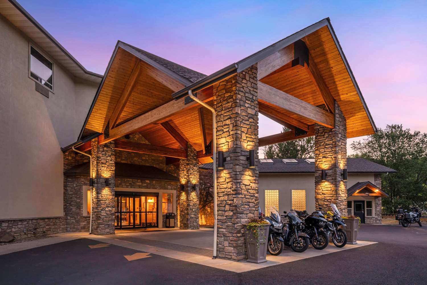 Best Western Lodge At River's Edge 2/43